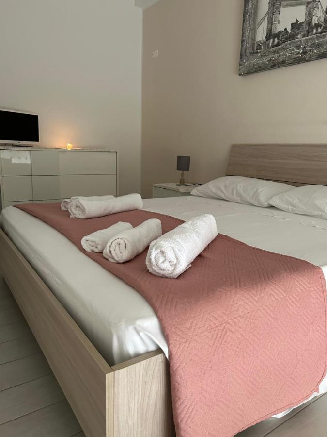 Appartement La Dimora Di Enea à Brindisi Extérieur photo